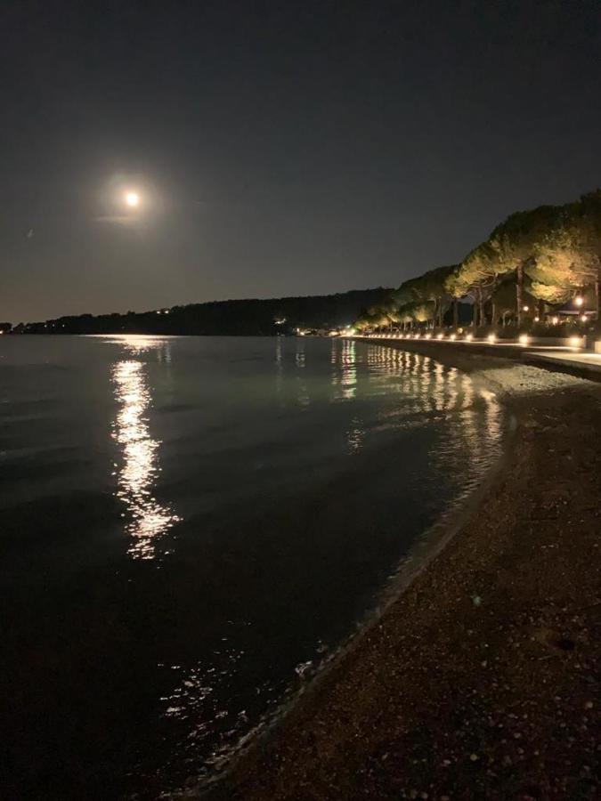 Villaggio Turistico Dei Tigli Паденге-суль-Гарда Экстерьер фото
