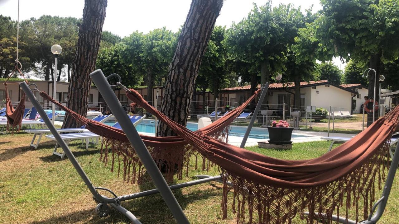 Villaggio Turistico Dei Tigli Паденге-суль-Гарда Экстерьер фото