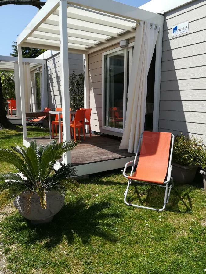 Villaggio Turistico Dei Tigli Паденге-суль-Гарда Экстерьер фото